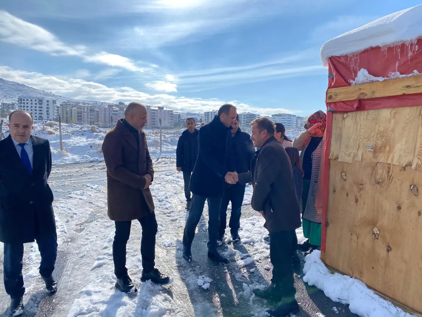 Kaymakam Sarıdoğan Ve Başkan Kıraç Konteyner Kenti Ziyaret Etti3