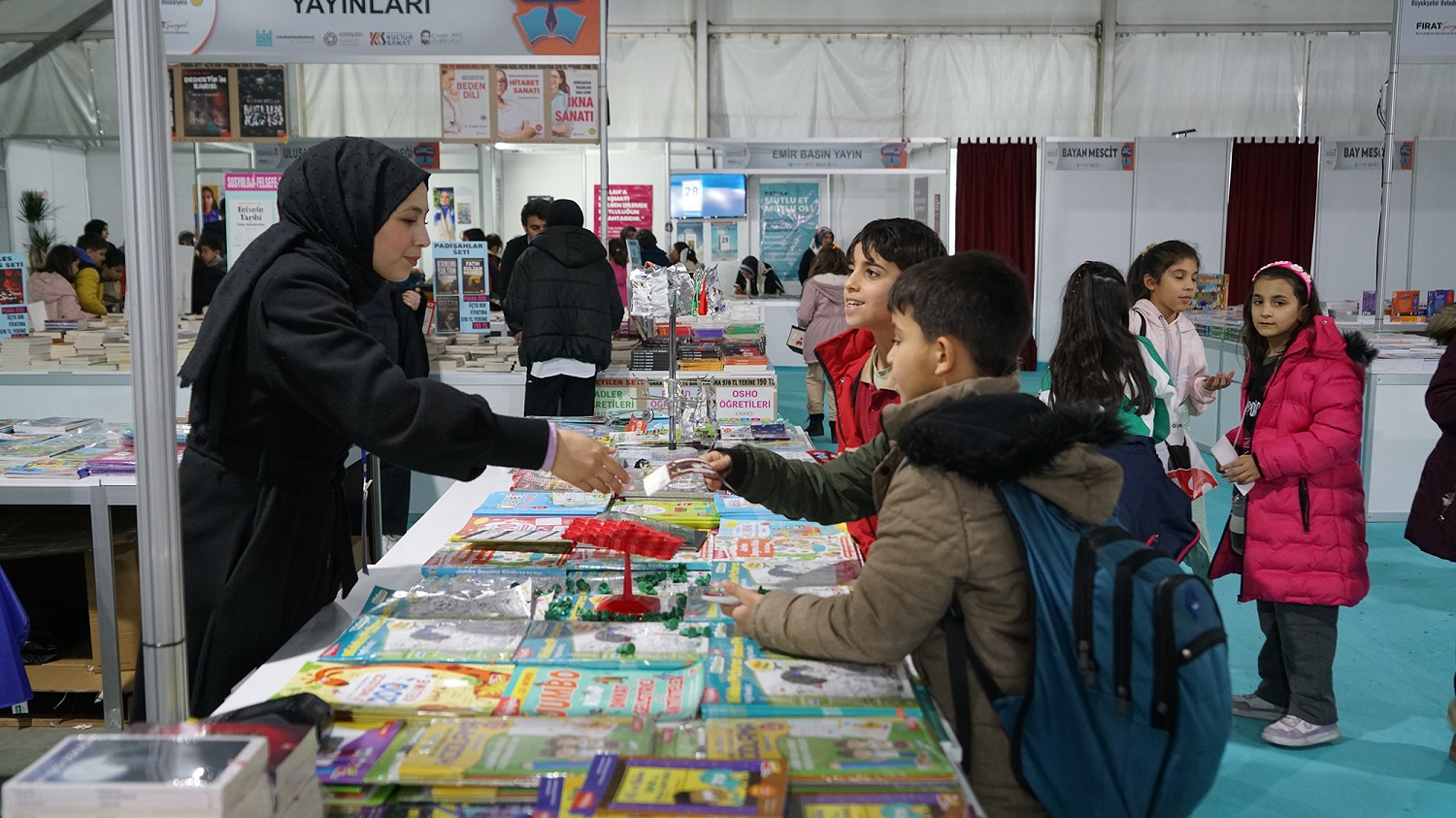 Kitap Fuarı, Altıncı Gününde De Ziyaretçi Akınına Uğradı (3)