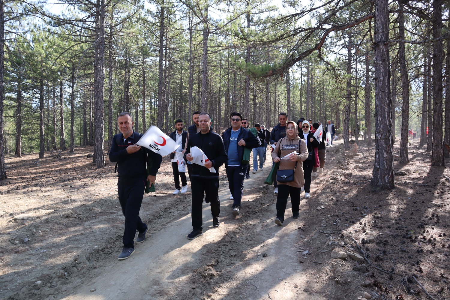 Kızılay, Doğa Yürüyüşü Etkinliği Düzenledi (5)