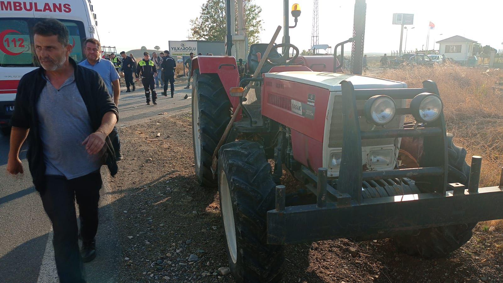 Traktör Ile Otomobil Çarpıştı 1 Yaralı2