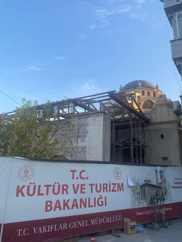 Vali Ünlüer, Trabzon Caddesi’nde Yerinde Dönüşüm Çalışmalarını İncelemelerde Bulundu1