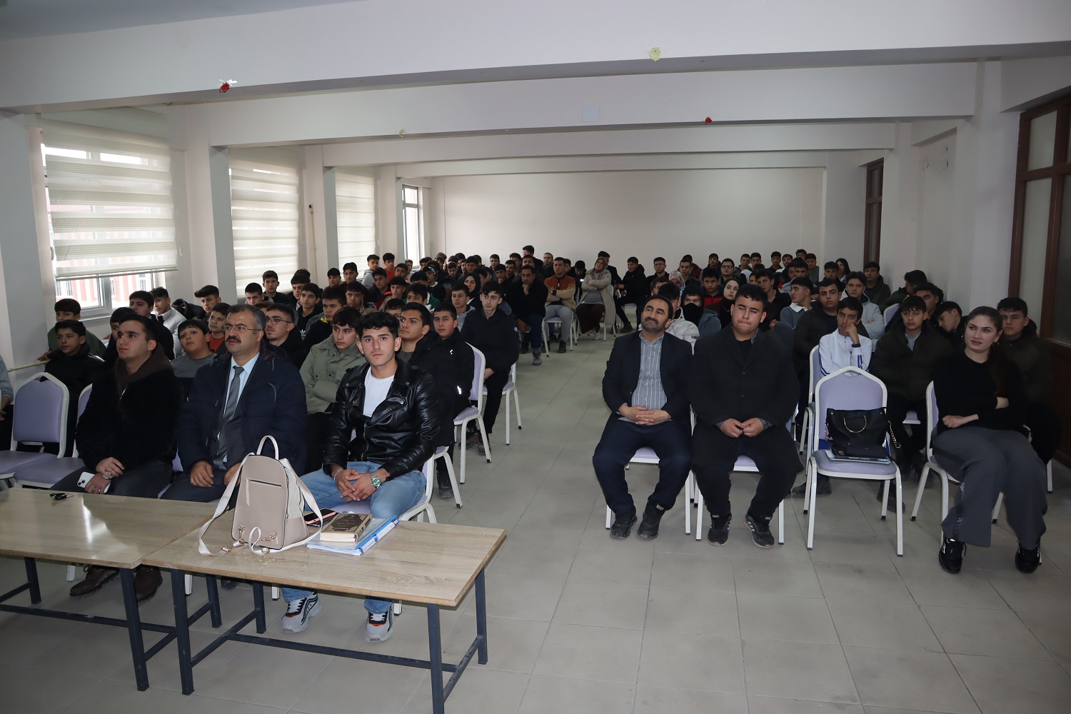 Afşin’de “İçimizden Biri Kariyer Günleri” Söyleşileri Devam Ediyor (2)