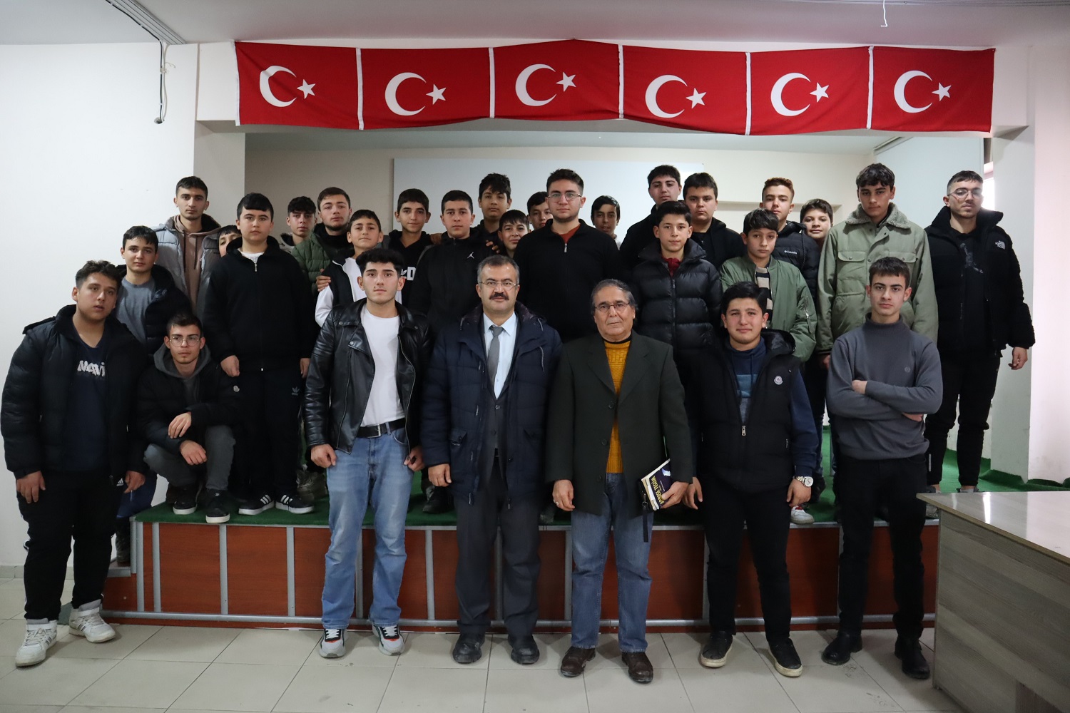 Afşin’de “İçimizden Biri Kariyer Günleri” Söyleşileri Devam Ediyor (8)