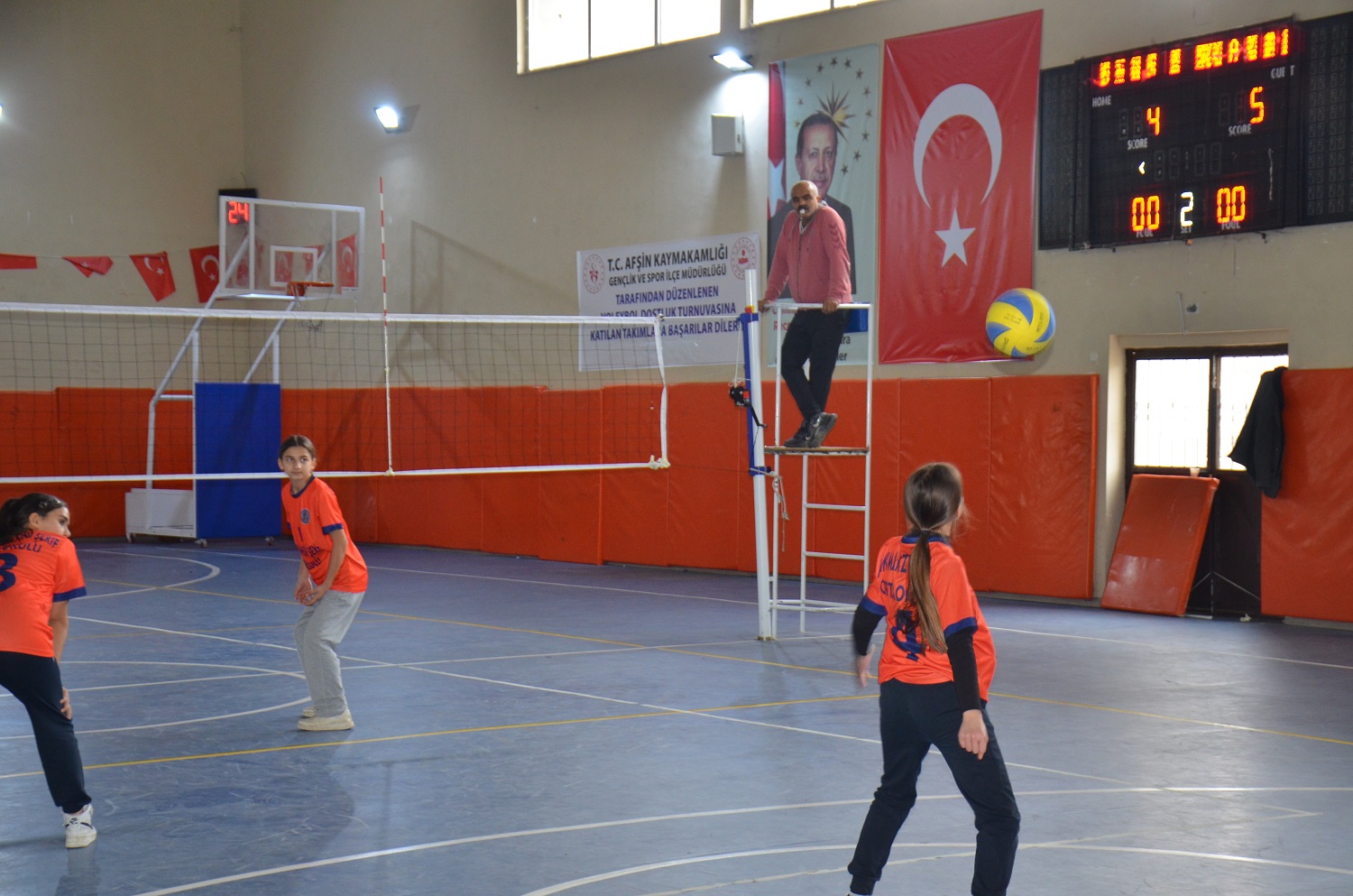 Afşin’de Küçükler Voleybol Şampiyonu Aşık Mahsuni Şerif Oldu (10)