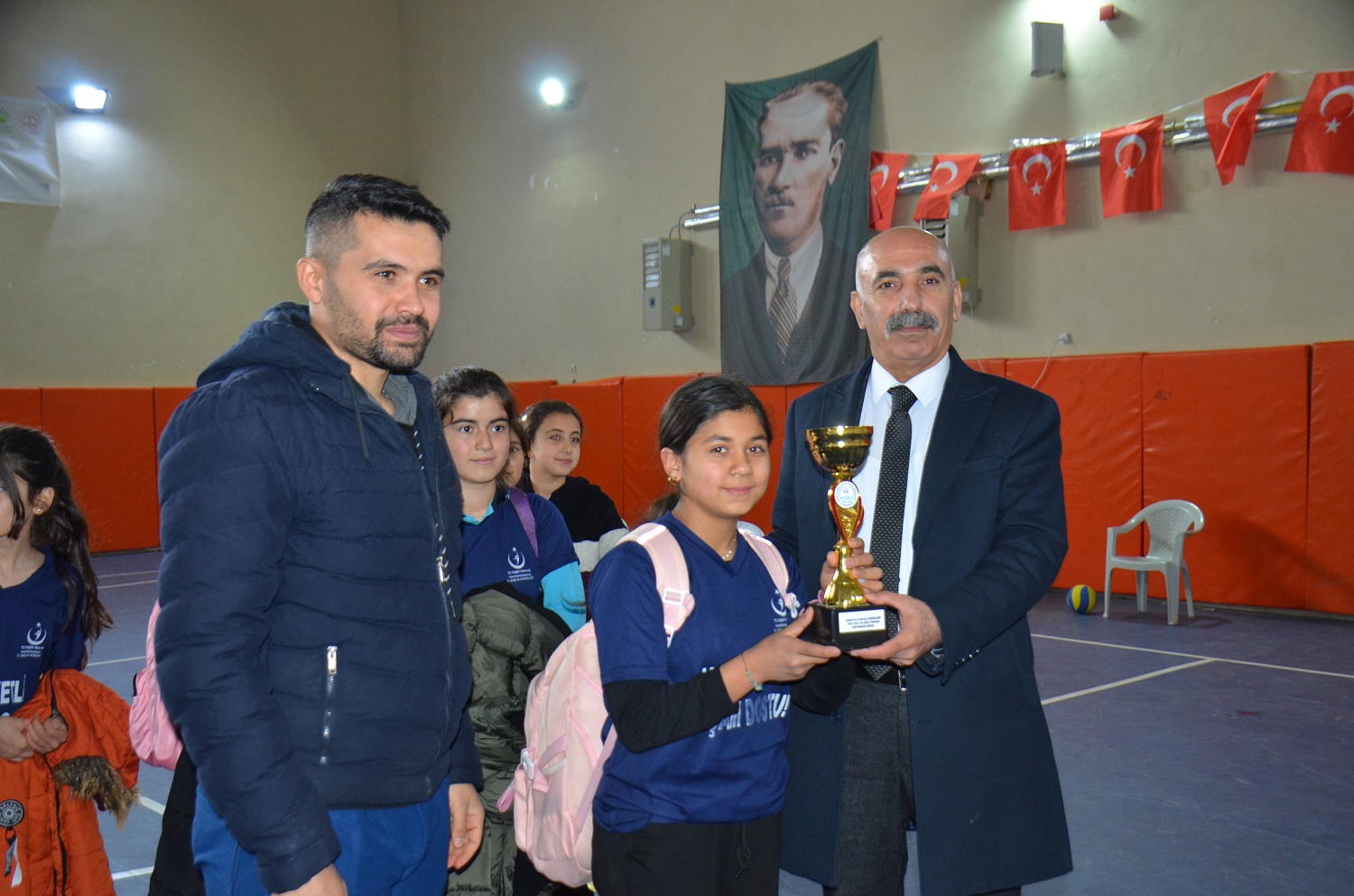 Afşin’de Küçükler Voleybol Şampiyonu Aşık Mahsuni Şerif Oldu (15)