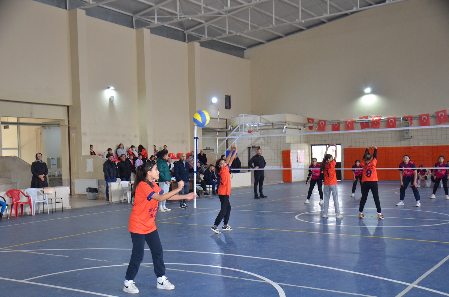 Afşin’de Küçükler Voleybol Şampiyonu Aşık Mahsuni Şerif Oldu (9)