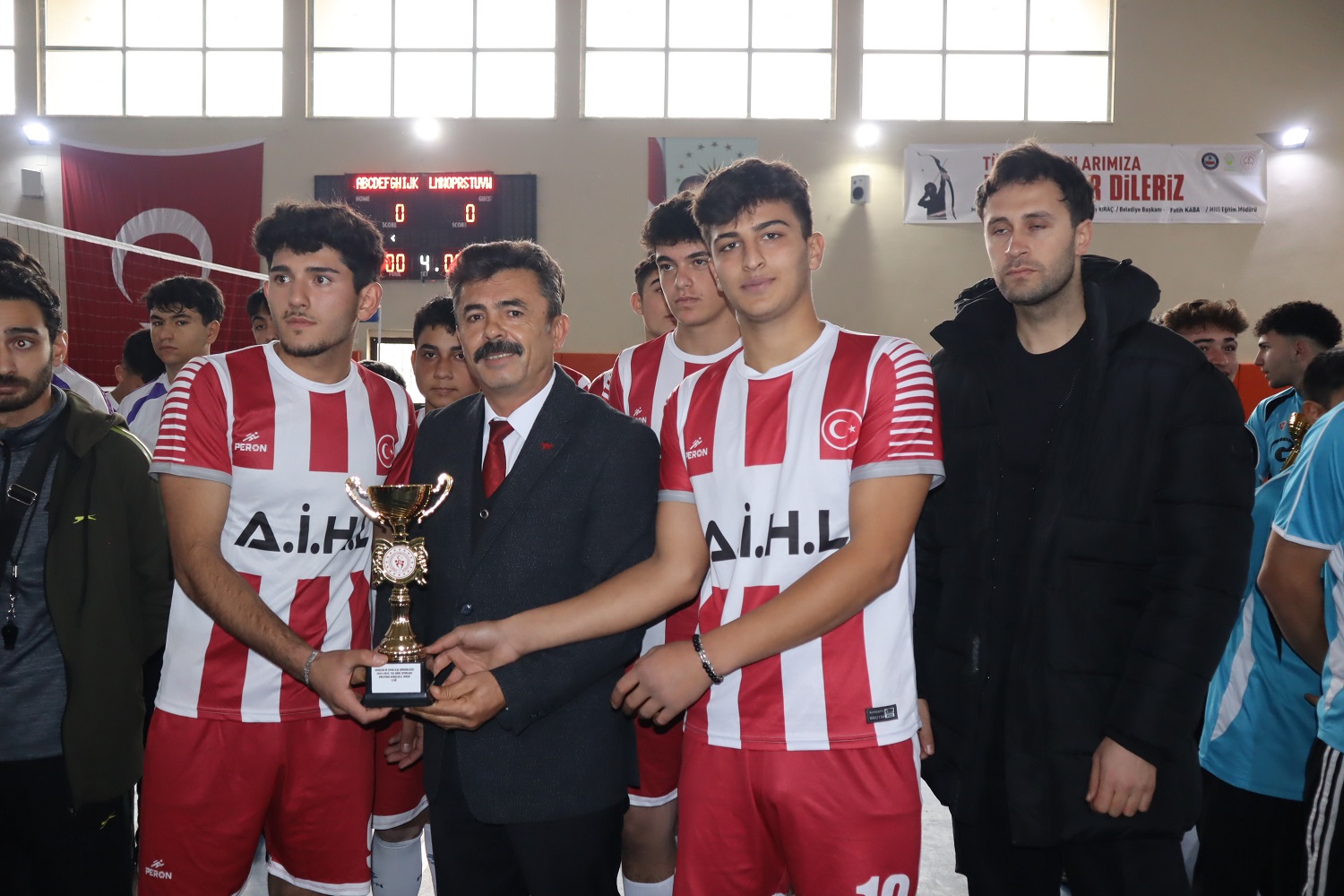 Afşin’de Liseler Arası Erkek Voleybol Takımı Şampiyonu Fen Lisesi Oldu (10)