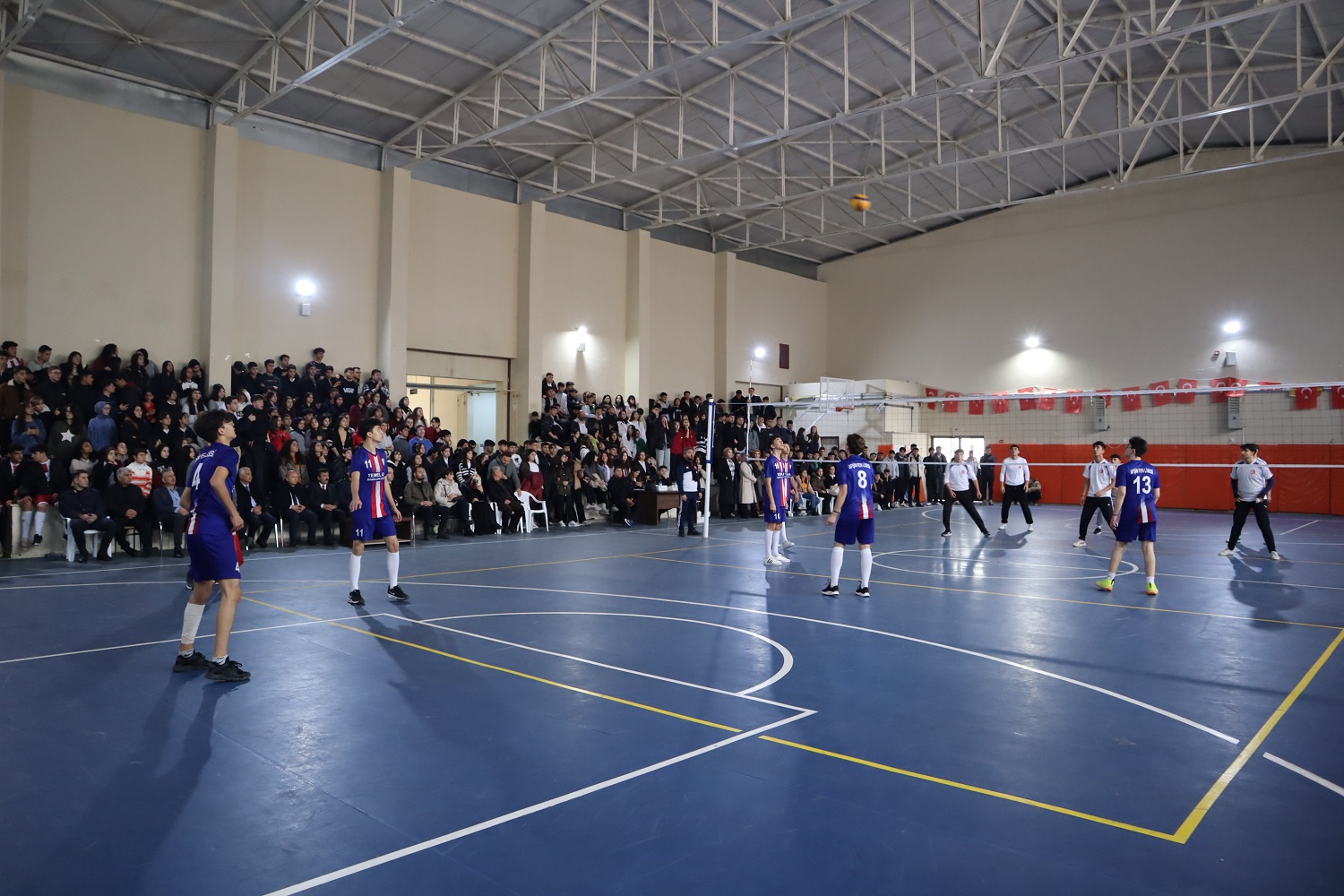 Afşin’de Liseler Arası Erkek Voleybol Takımı Şampiyonu Fen Lisesi Oldu (11)