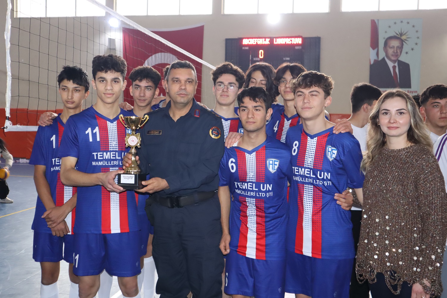 Afşin’de Liseler Arası Erkek Voleybol Takımı Şampiyonu Fen Lisesi Oldu (13)