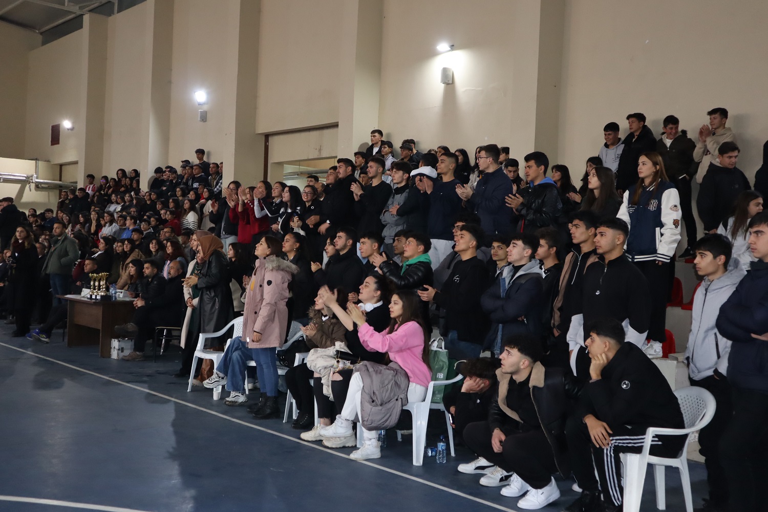 Afşin’de Liseler Arası Erkek Voleybol Takımı Şampiyonu Fen Lisesi Oldu (3)