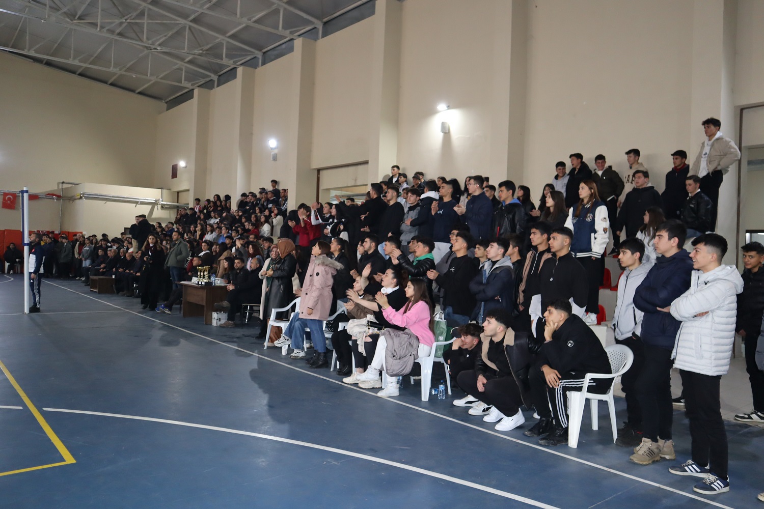 Afşin’de Liseler Arası Erkek Voleybol Takımı Şampiyonu Fen Lisesi Oldu (4)