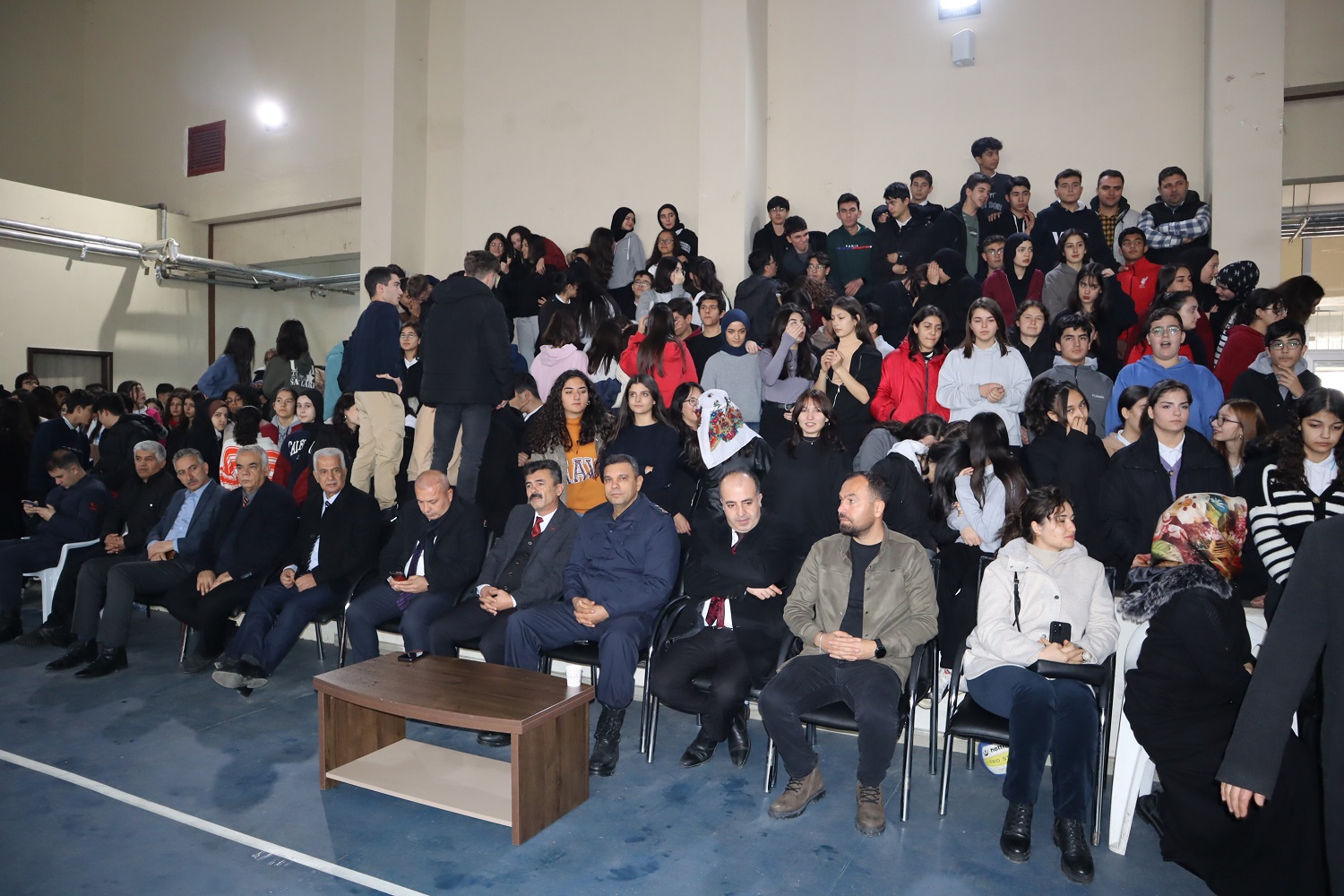 Afşin’de Liseler Arası Erkek Voleybol Takımı Şampiyonu Fen Lisesi Oldu (6)