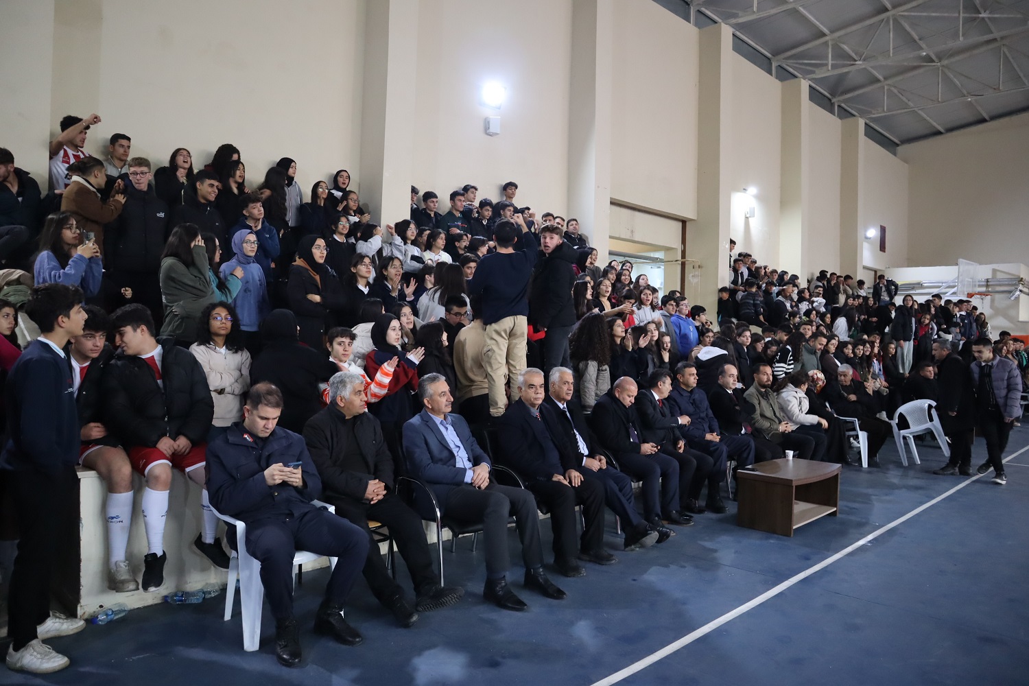 Afşin’de Liseler Arası Erkek Voleybol Takımı Şampiyonu Fen Lisesi Oldu (7)