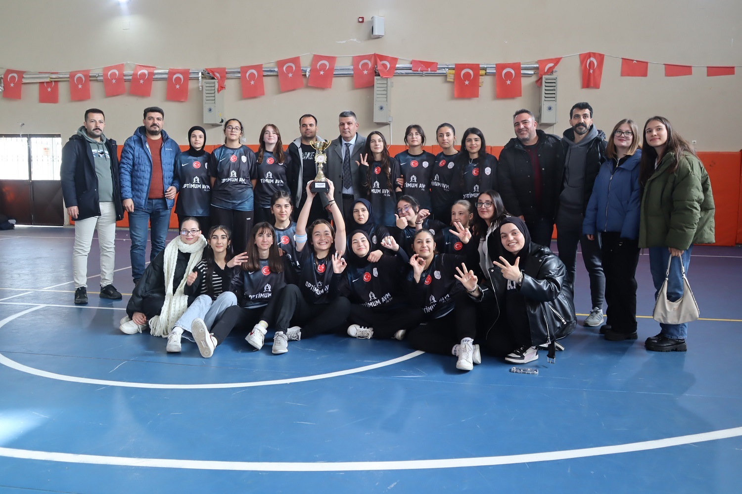 Afşin’de Liseler Arası Voleybol Şampiyonu Anadolu Lisesi Oldu (1)