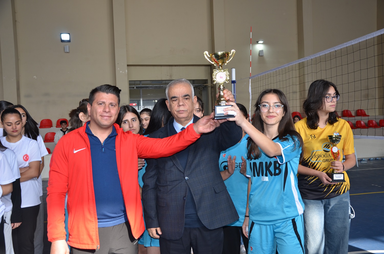 Afşin’de Liseler Arası Voleybol Şampiyonu Anadolu Lisesi Oldu (14)