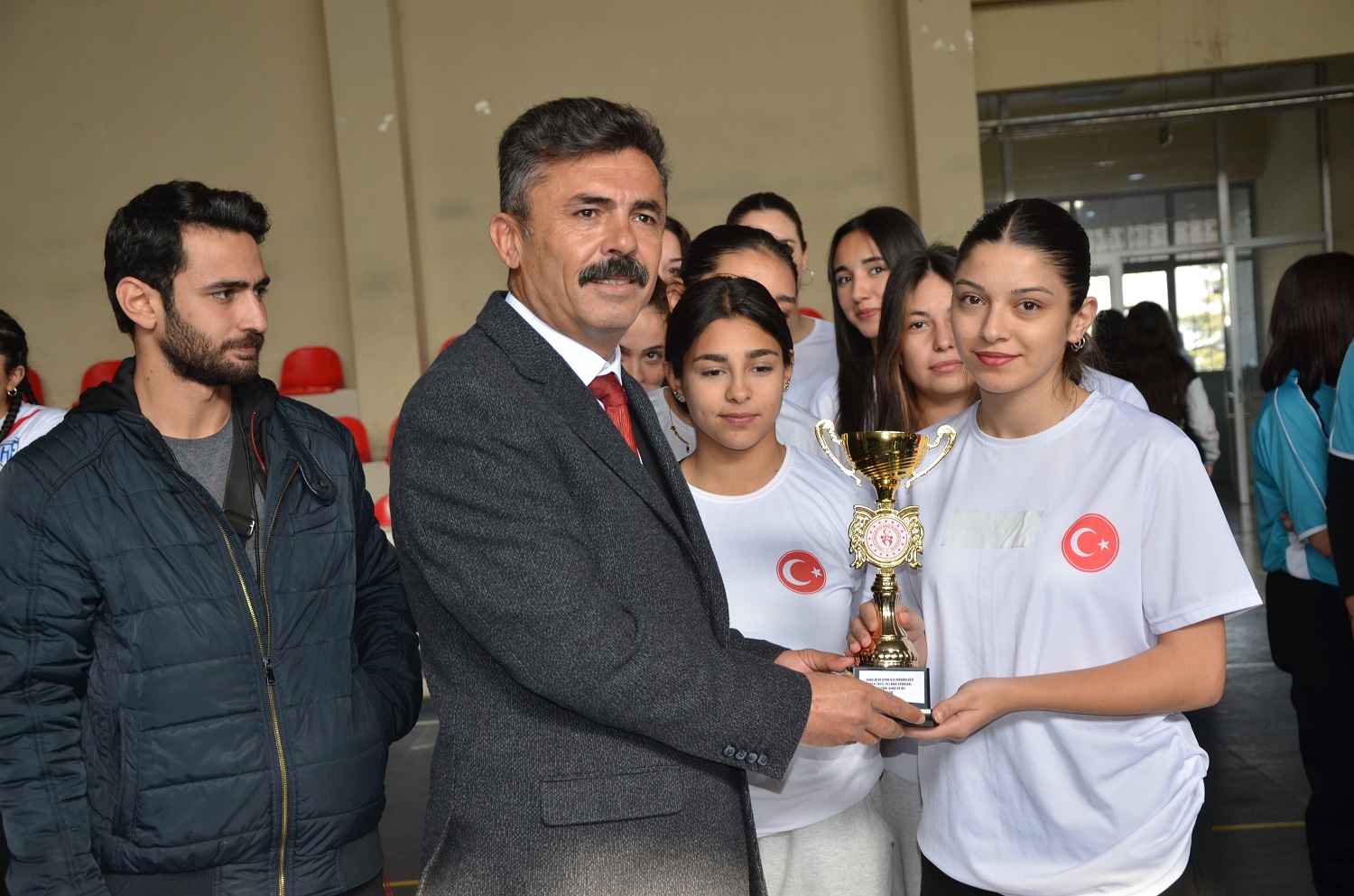 Afşin’de Liseler Arası Voleybol Şampiyonu Anadolu Lisesi Oldu (15)