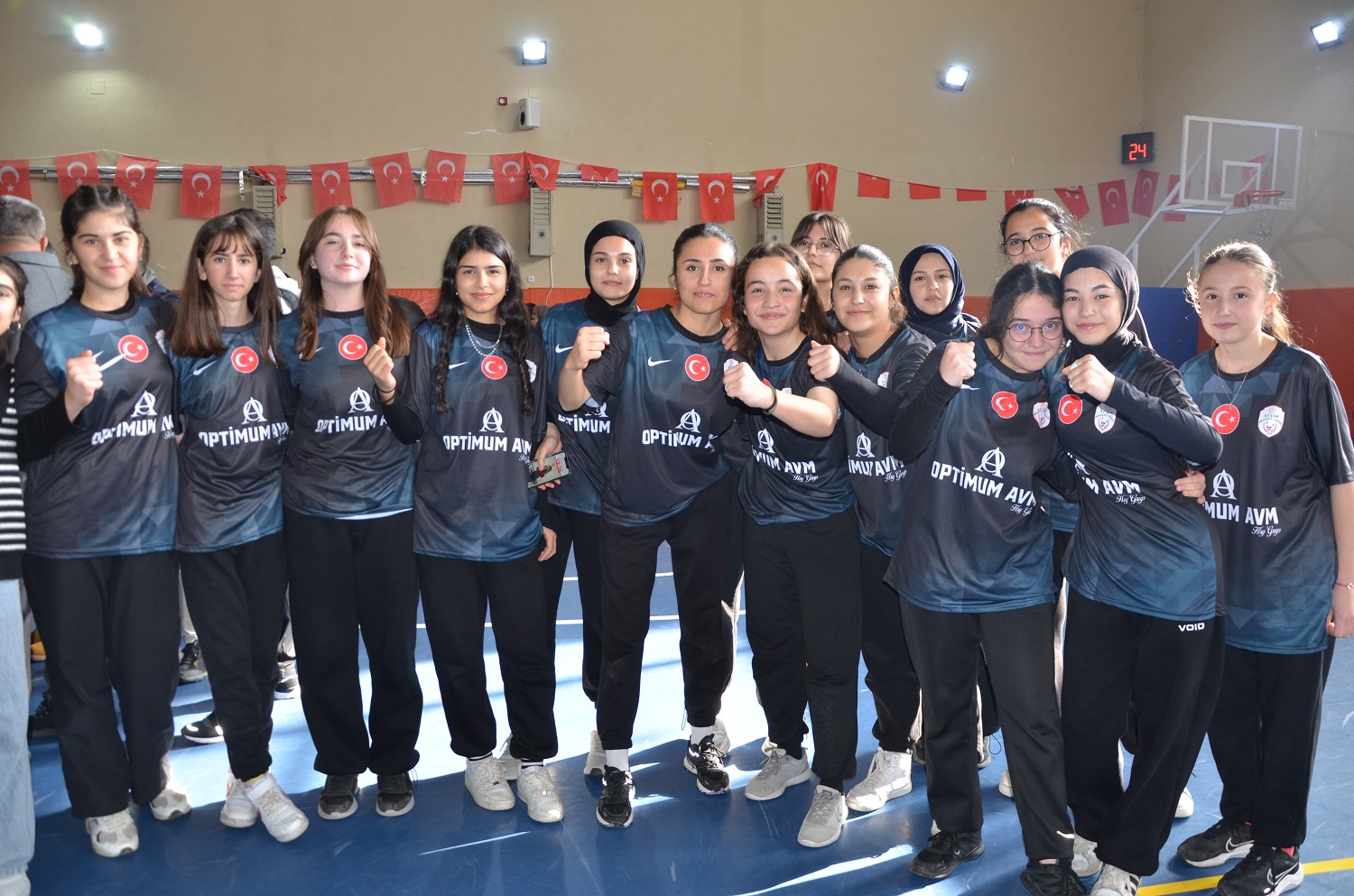 Afşin’de Liseler Arası Voleybol Şampiyonu Anadolu Lisesi Oldu (8)