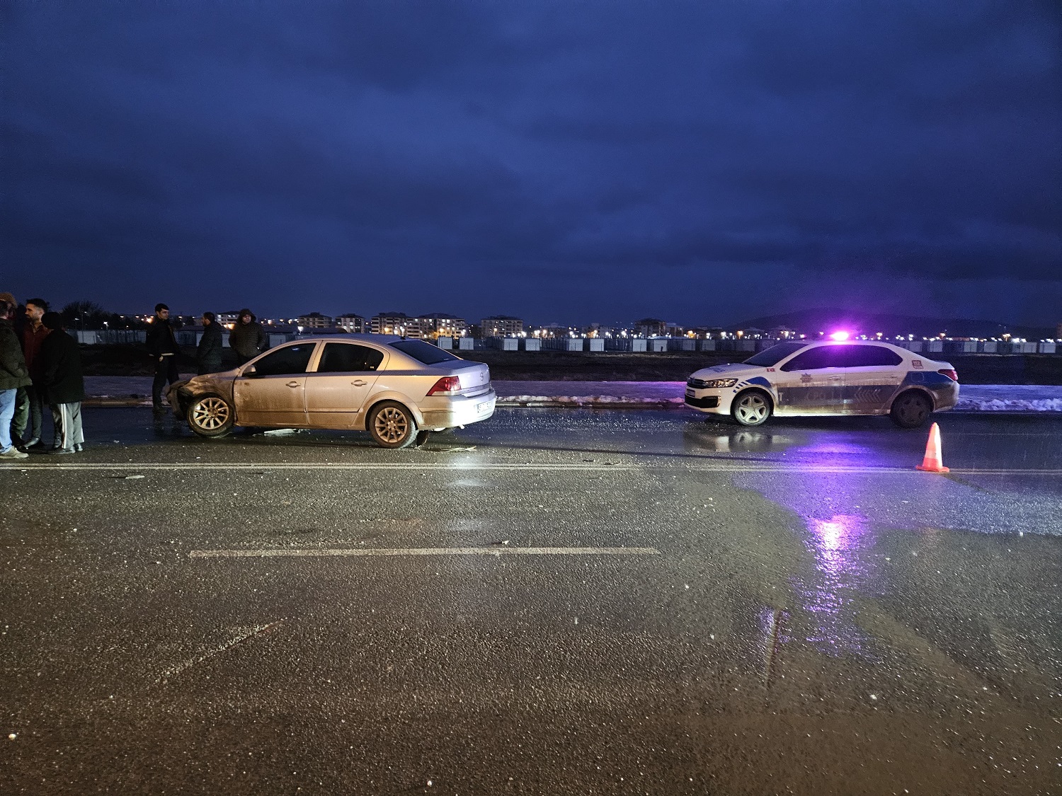 Afşin’de Maddi Hasarlı Trafik Kazası Meydana Geldi6-1