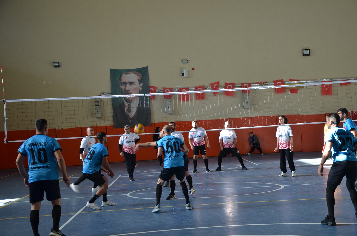 Afşin’de Voleybol Dostluk Turnuvası Devam Ediyor (3)