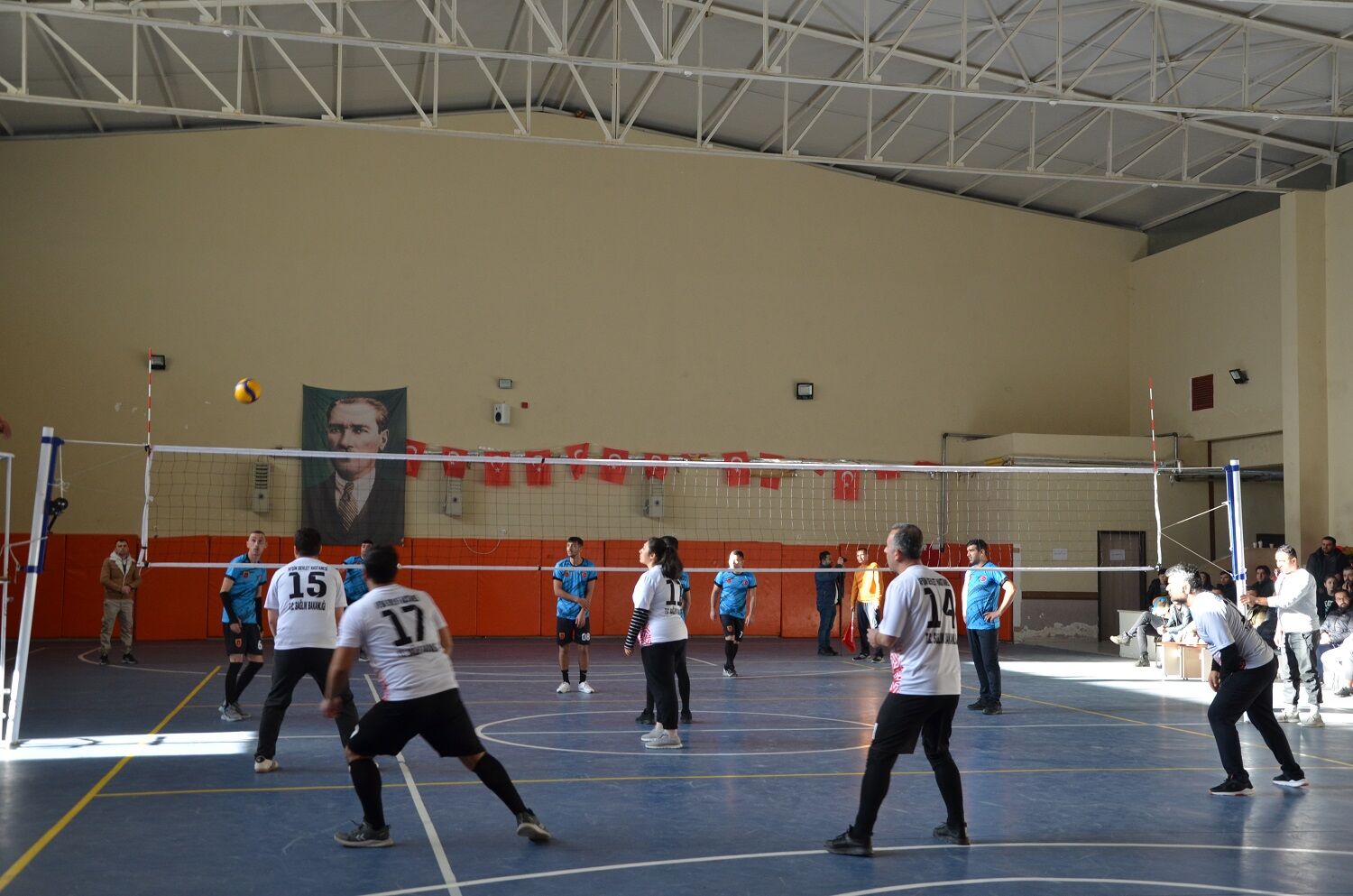 Afşin’de Voleybol Dostluk Turnuvası Devam Ediyor (6)