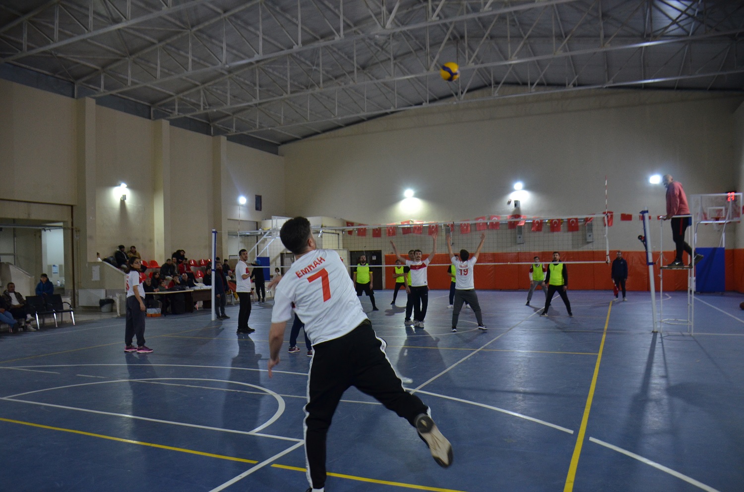 Afşin’de Voleybol Dostluk Turnuvası Devam Ediyor (7)