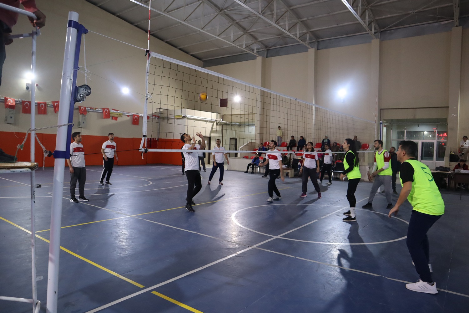 Afşin’de Voleybol Dostluk Turnuvası Devam Ediyor (8)