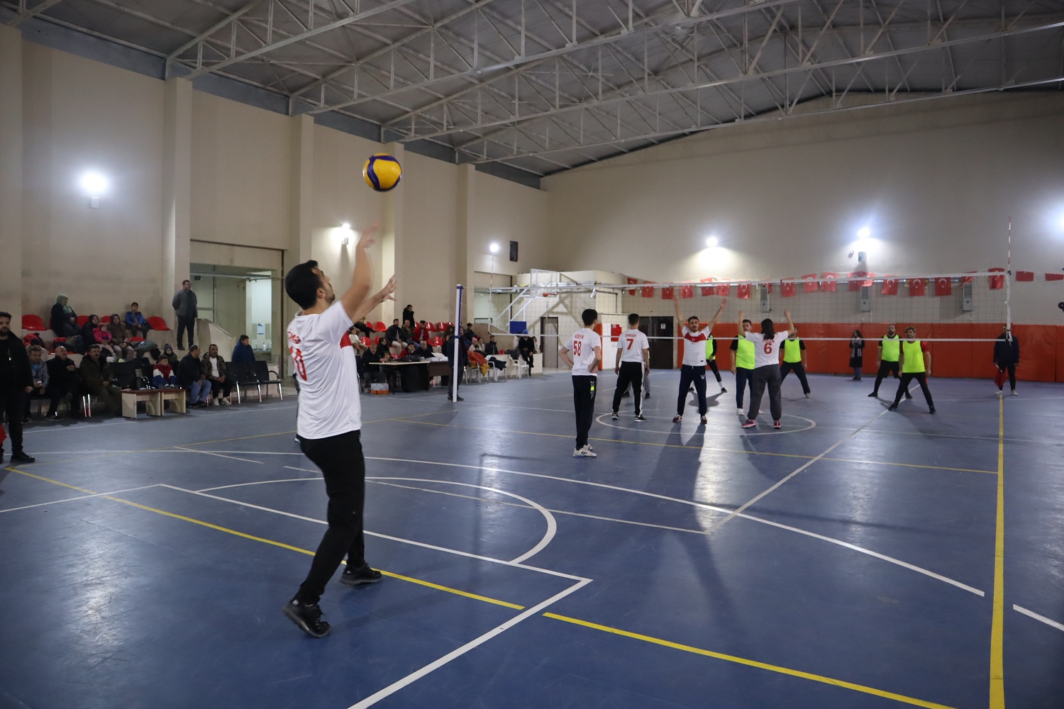 Afşin’de Voleybol Dostluk Turnuvası Devam Ediyor (9)