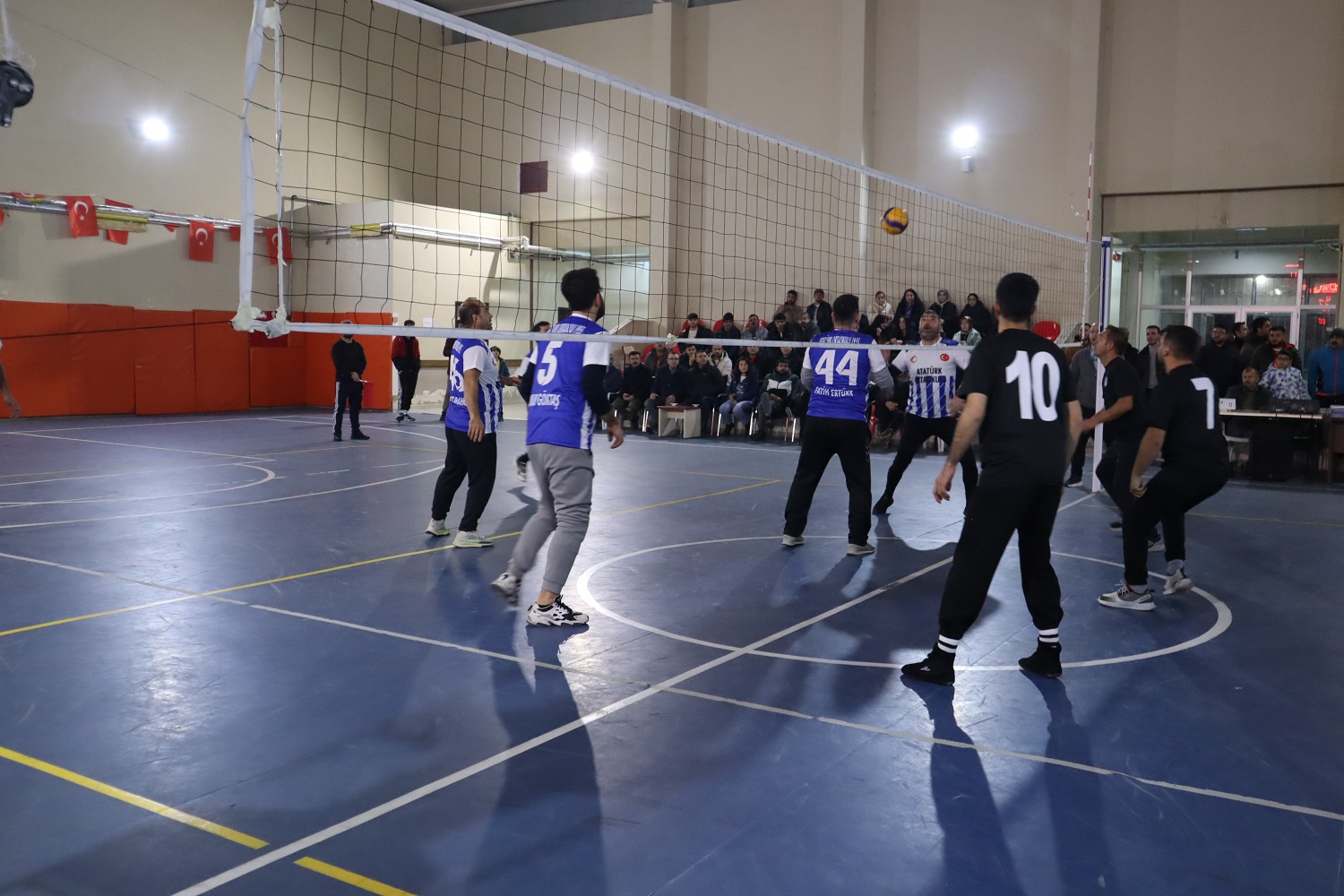 Afşin'de Voleybol Heyecanı G Ve H Grubu İlk Maçlarını Tamamladı (15)