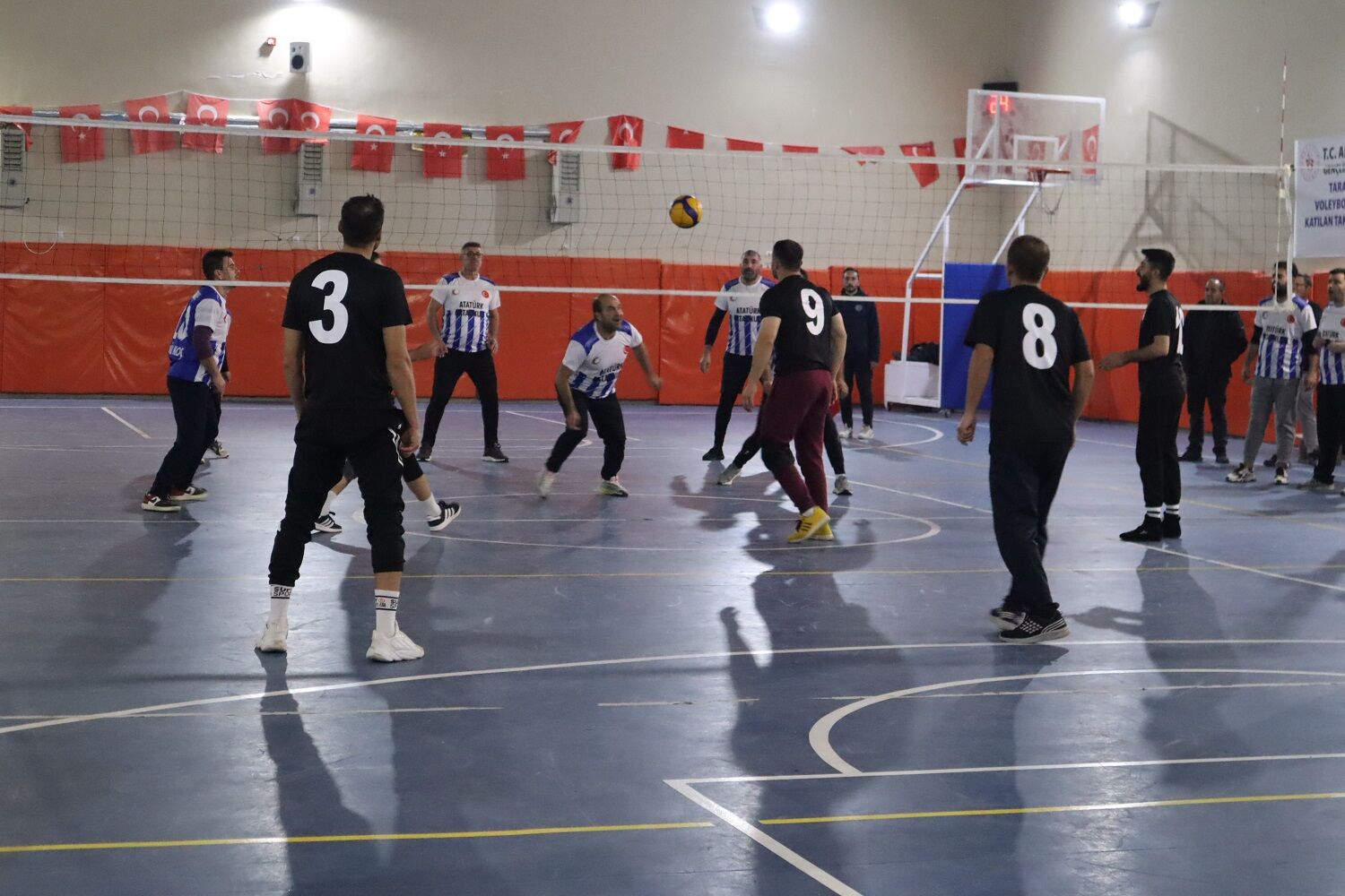 Afşin'de Voleybol Heyecanı G Ve H Grubu İlk Maçlarını Tamamladı (17)