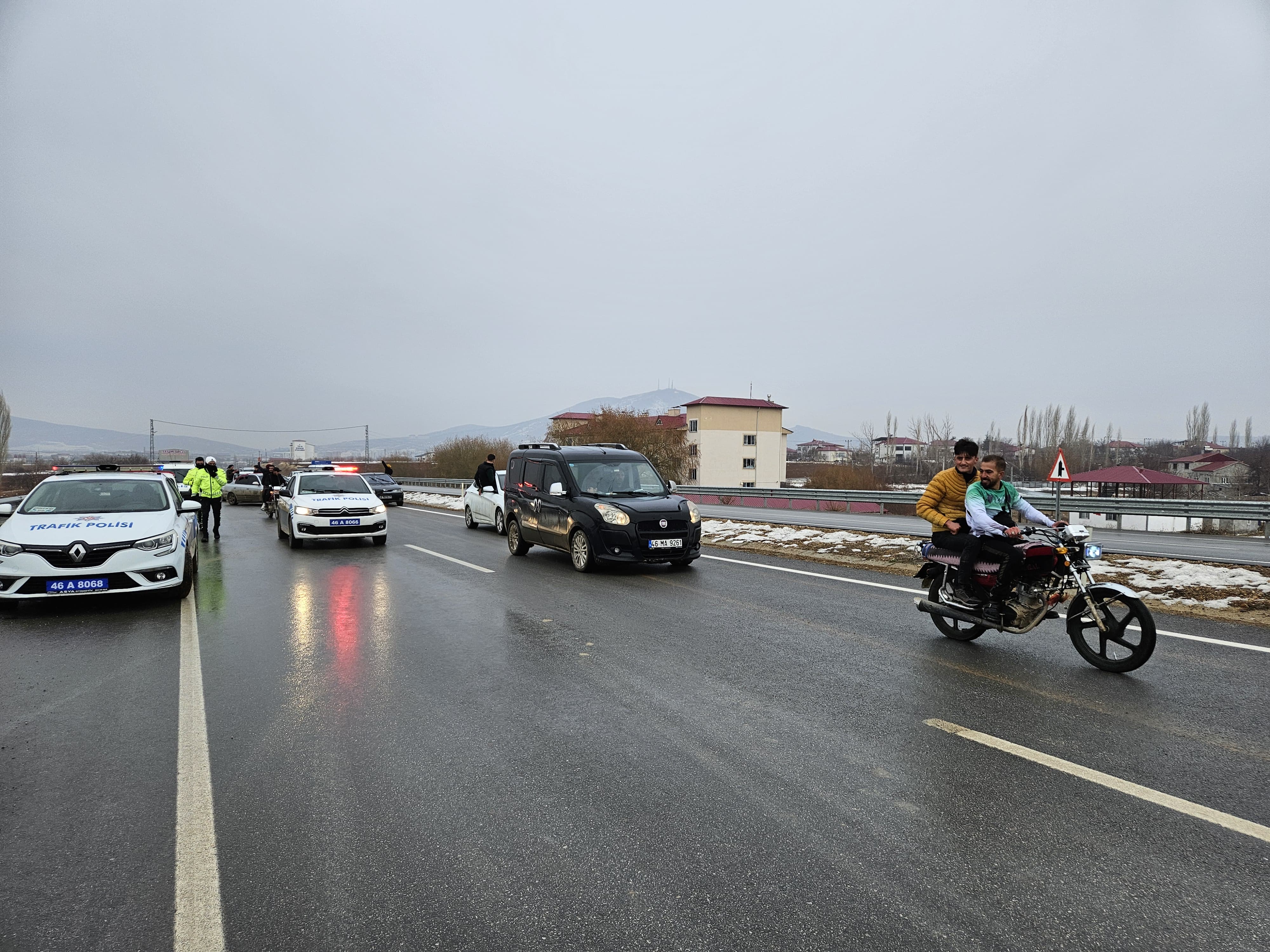 Afşin’deki Suriyeliler Esed'in Gidişini Kutluyor (3)