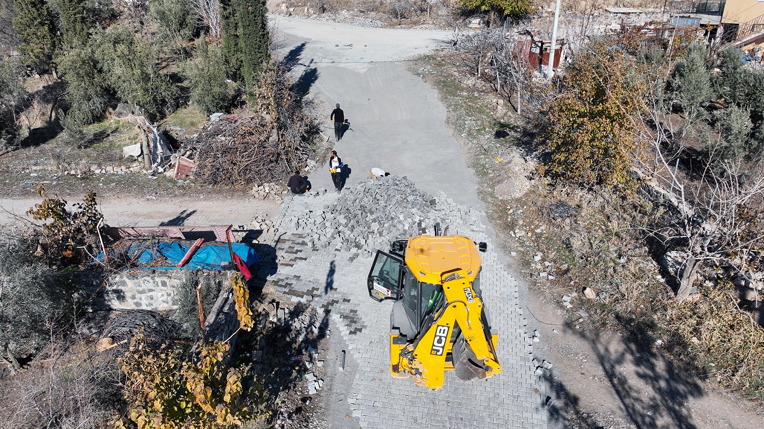 Büyükşehir, Pazarcık Kırsalında Ulaşımı İyileştiriyor (1)