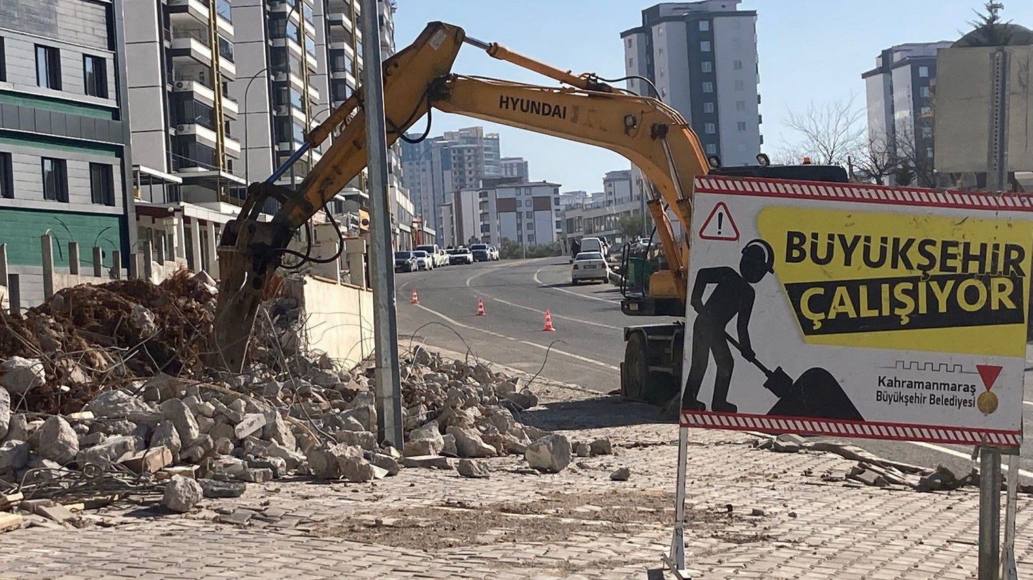 Büyükşehir, Yürüyüş Yollarında Konfor Ve Güvenliği Sağlıyor (3)