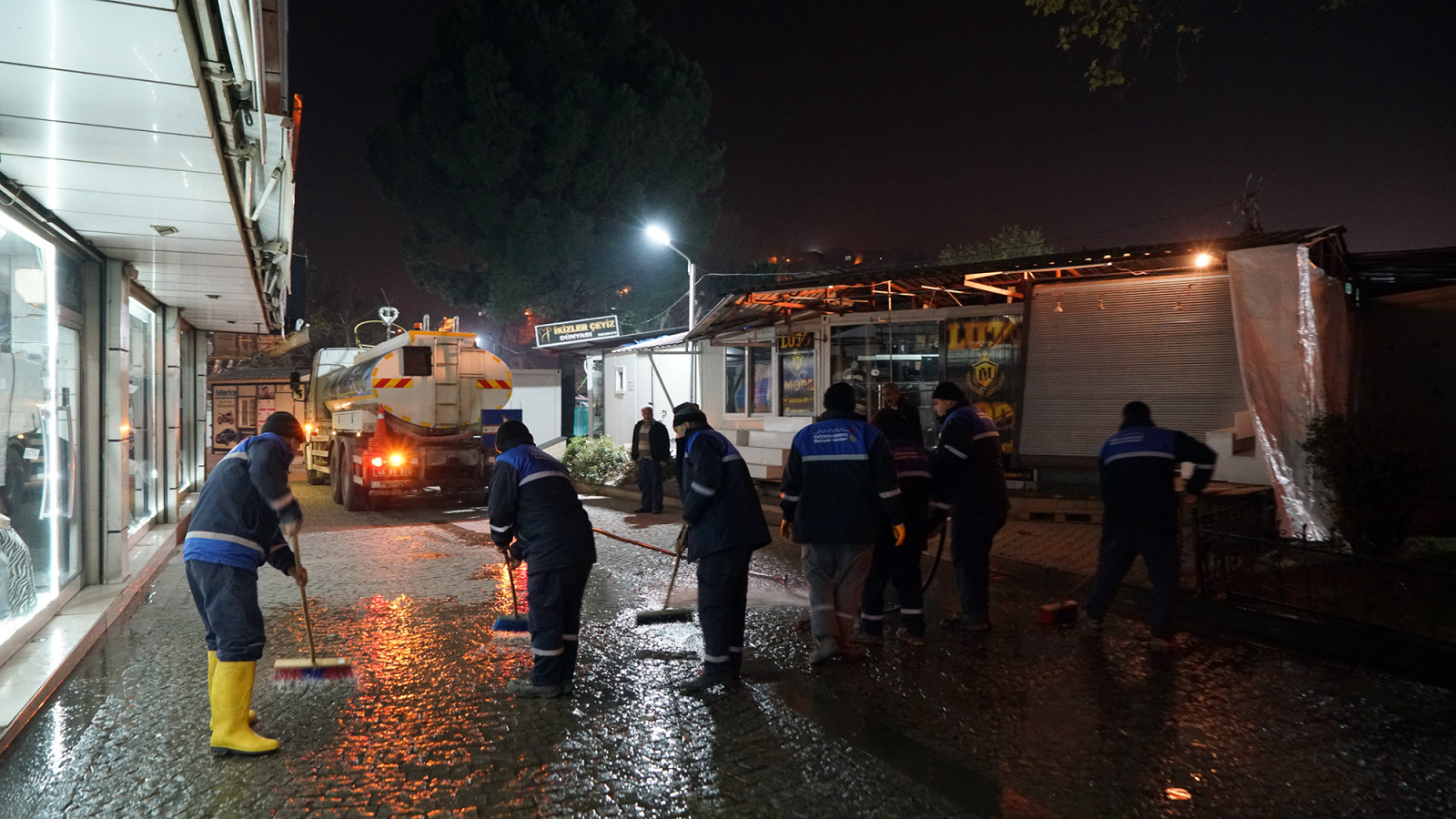 Büyükşehir’den Kapalı Çarşı Ve Çevresinde Kapsamlı Temizlik1