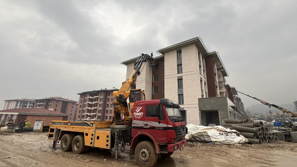 Ebrar Sitesi Zorlu Kış Şartlarına Rağmen Yerinde Dönüşüyor 2