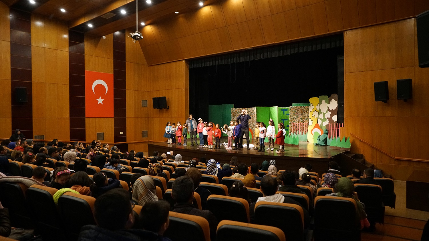 “Ormanlar Kralı Aslan” Minikleri Keyifli Bir Yolculuğa Çıkardı (2)