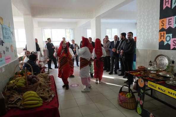 Tutum, Yatırım Ve Türk Malları Haftası'nda Özel Eğitim Okulu Ziyaret Edildi