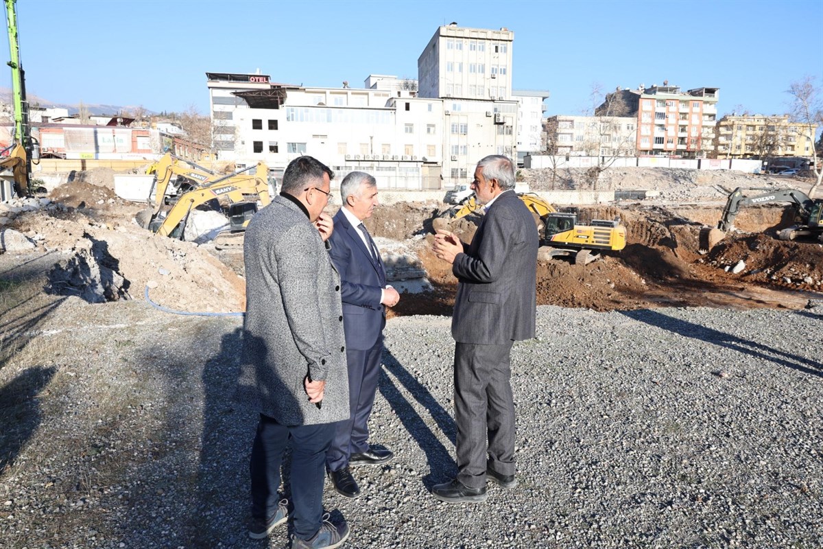 Vali Ünlüer, Hükümet Konağı İnşaat Alanını İnceledi1