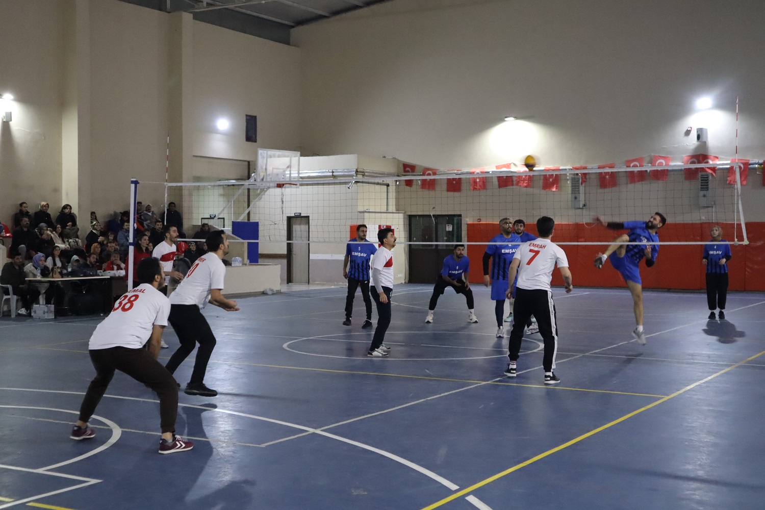 Voleybol Turnuvası Birinci Eleme Maçları Başladı (1)-1