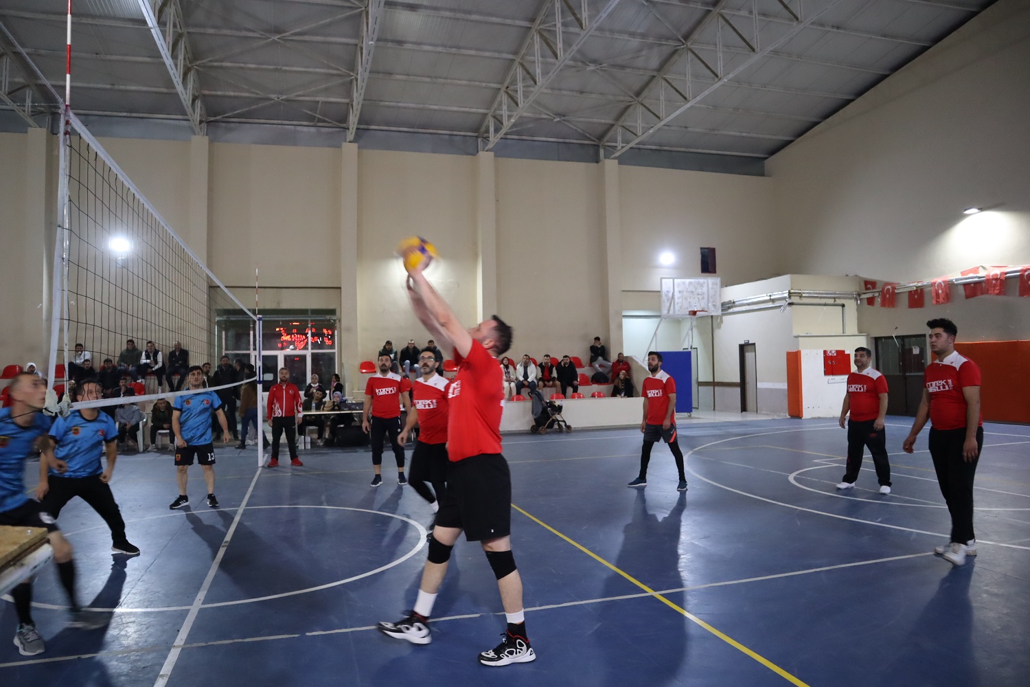 Voleybol Turnuvası Birinci Eleme Maçları Başladı (11)-1