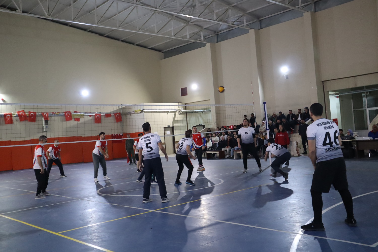 Voleybol Turnuvası Birinci Eleme Maçları Başladı (13)-1