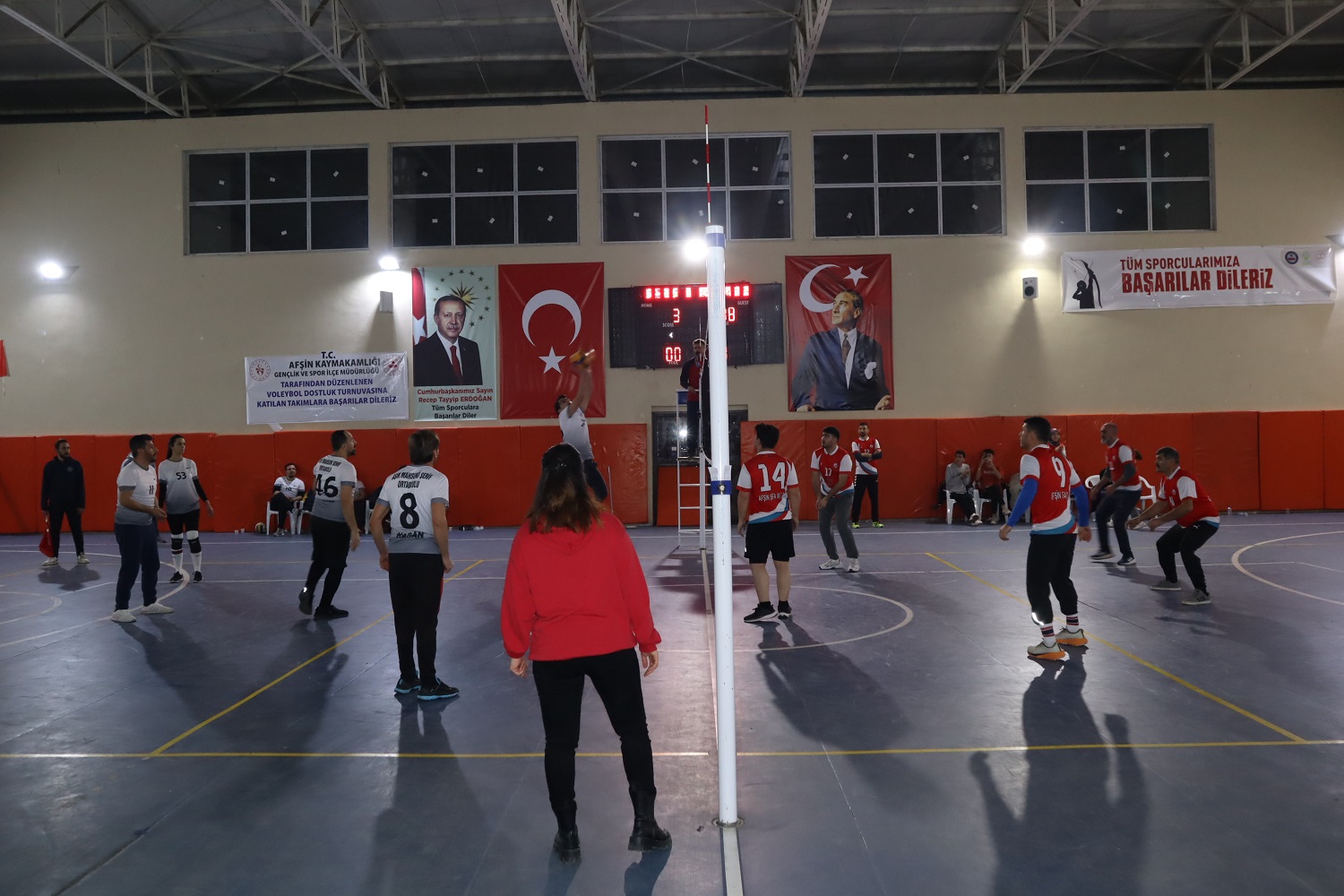 Voleybol Turnuvası Birinci Eleme Maçları Başladı (15)-1