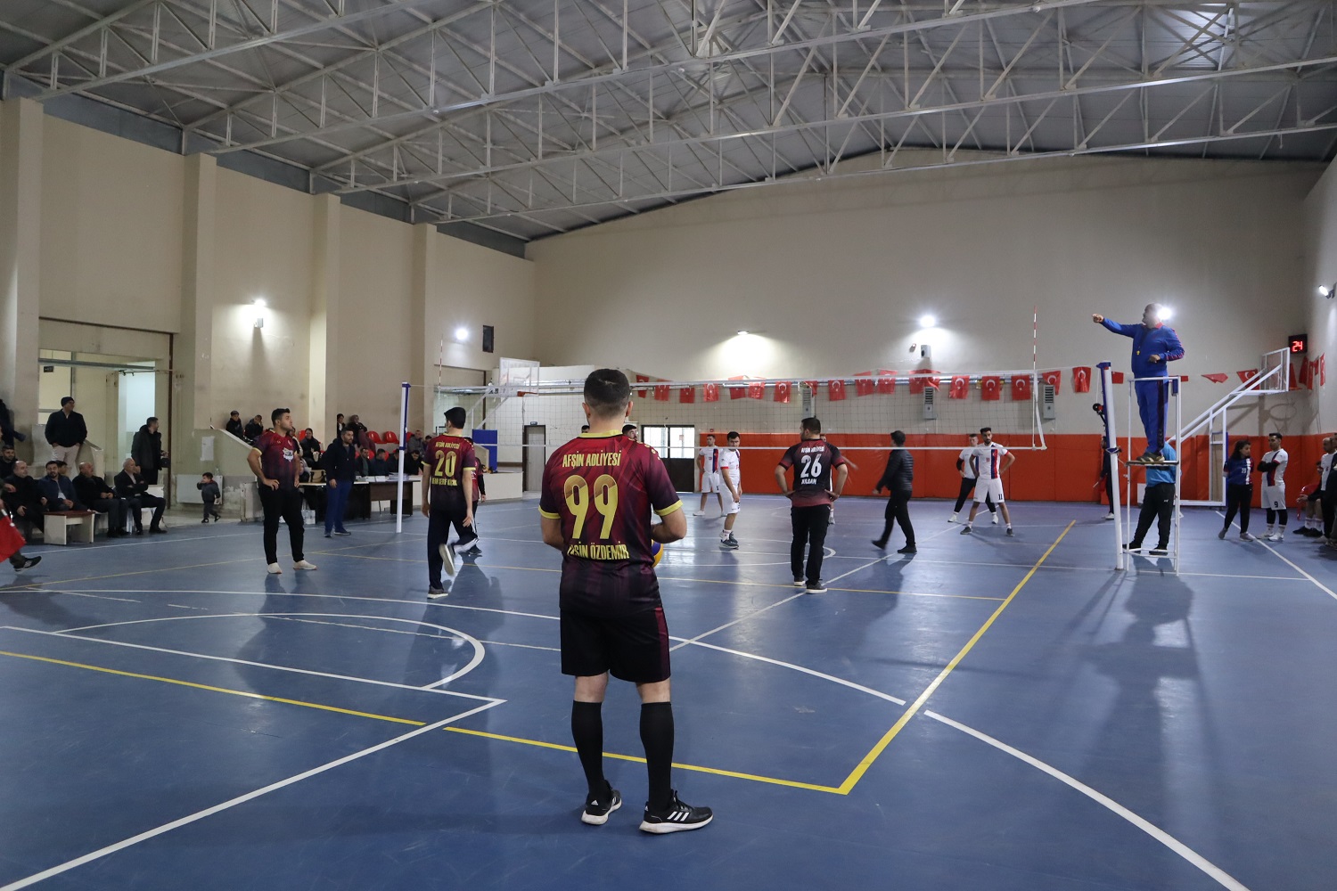 Voleybol Turnuvası Birinci Eleme Maçları Başladı (2)-1