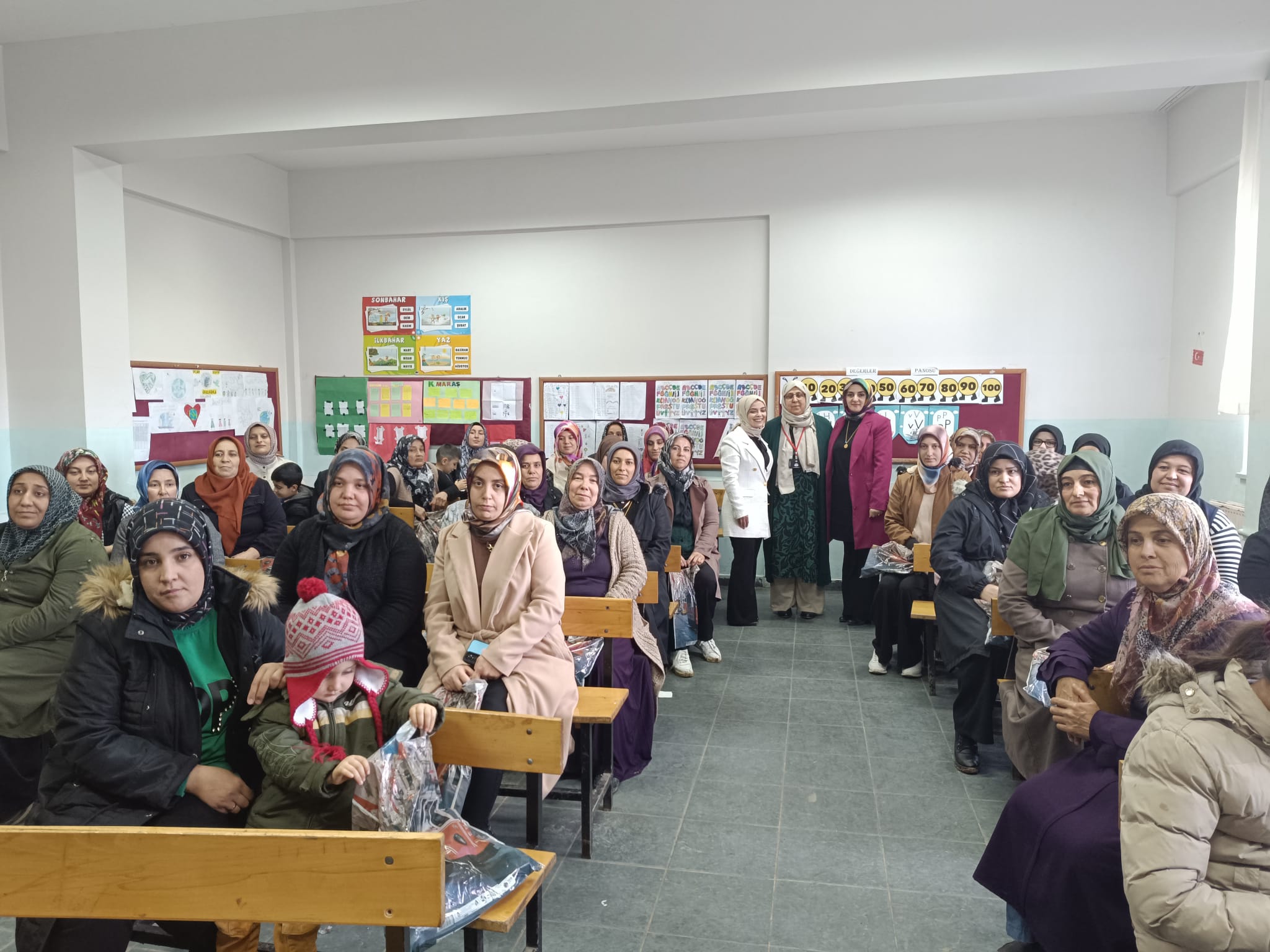 Afşin’de Anne Ve Çocuk Eğitimi Semineri Düzenlendi (4)