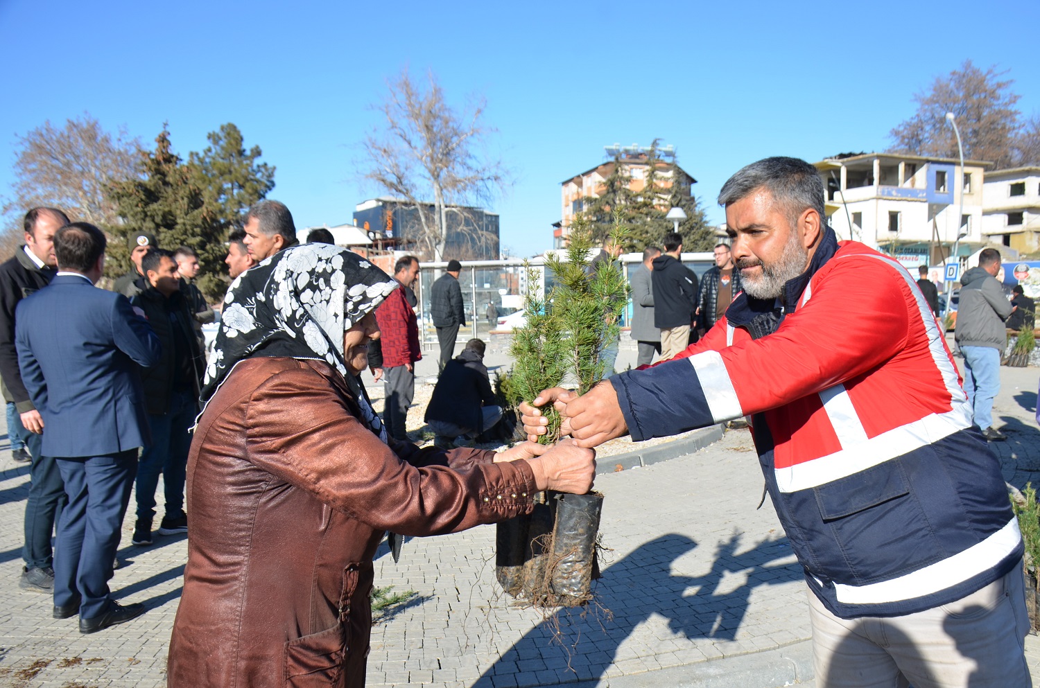 Afşin'den Yüz Bin Fidan Dağıtımı Gerçekleşti (8)