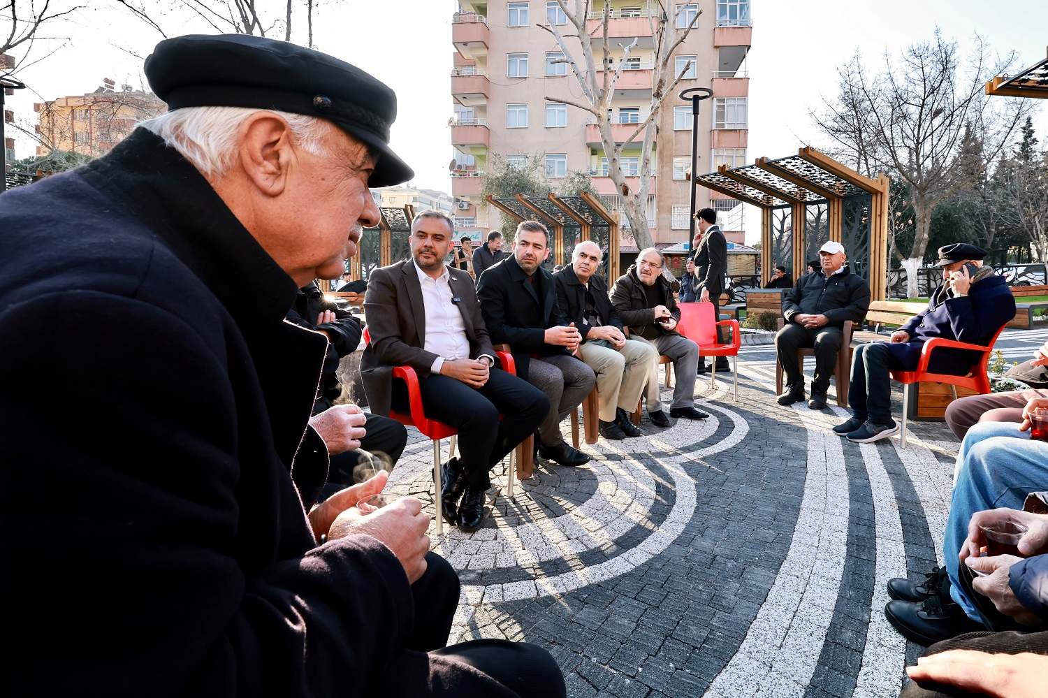 Başkan Toptaş, Dönüşümü Tamamlanan Çınarlı Bahçe Parkı’nda Vatandaşlarla Buluştu (1)