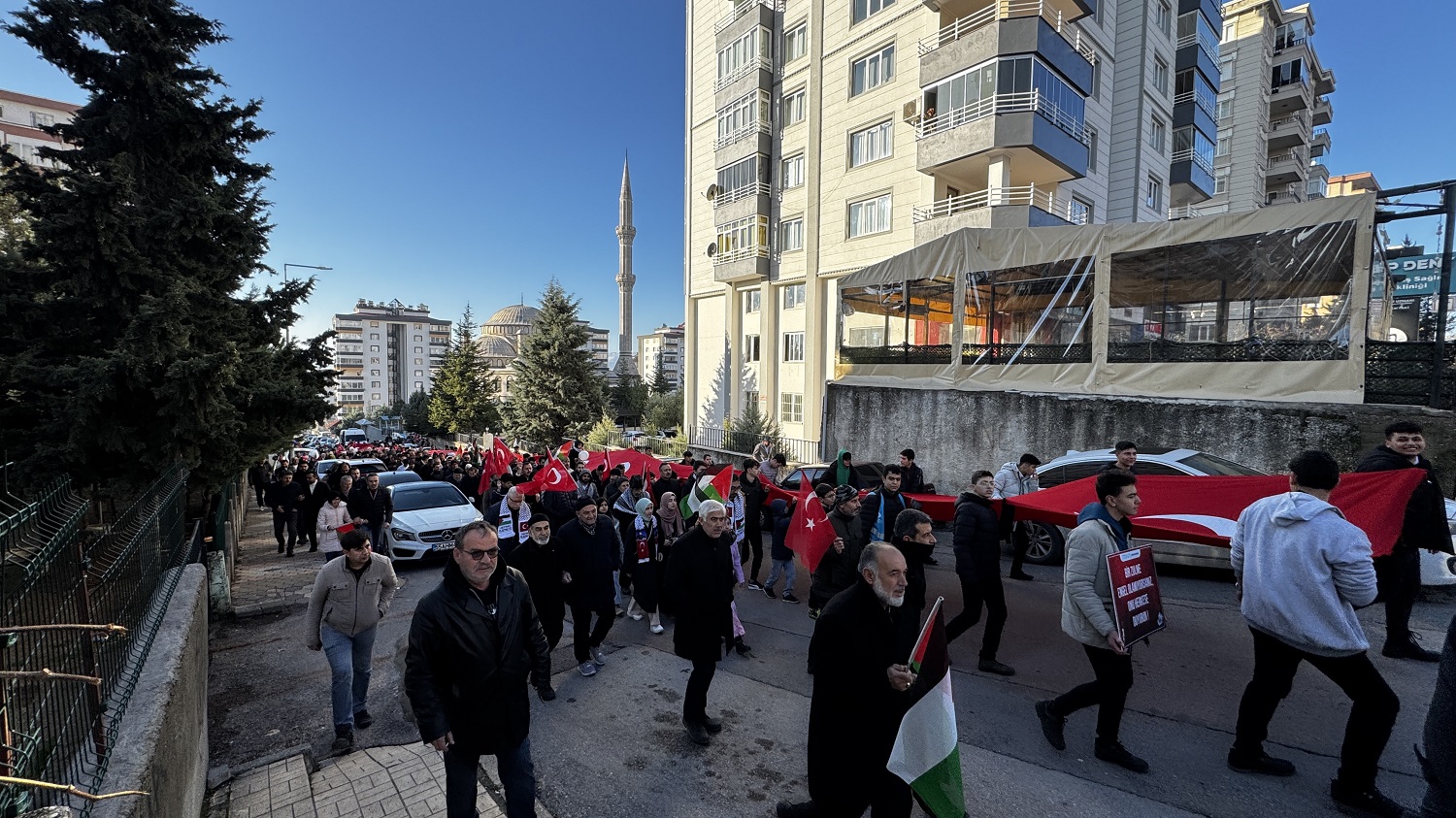 Filistin'e Destek Yürüyüşü Düzenlendi (1)