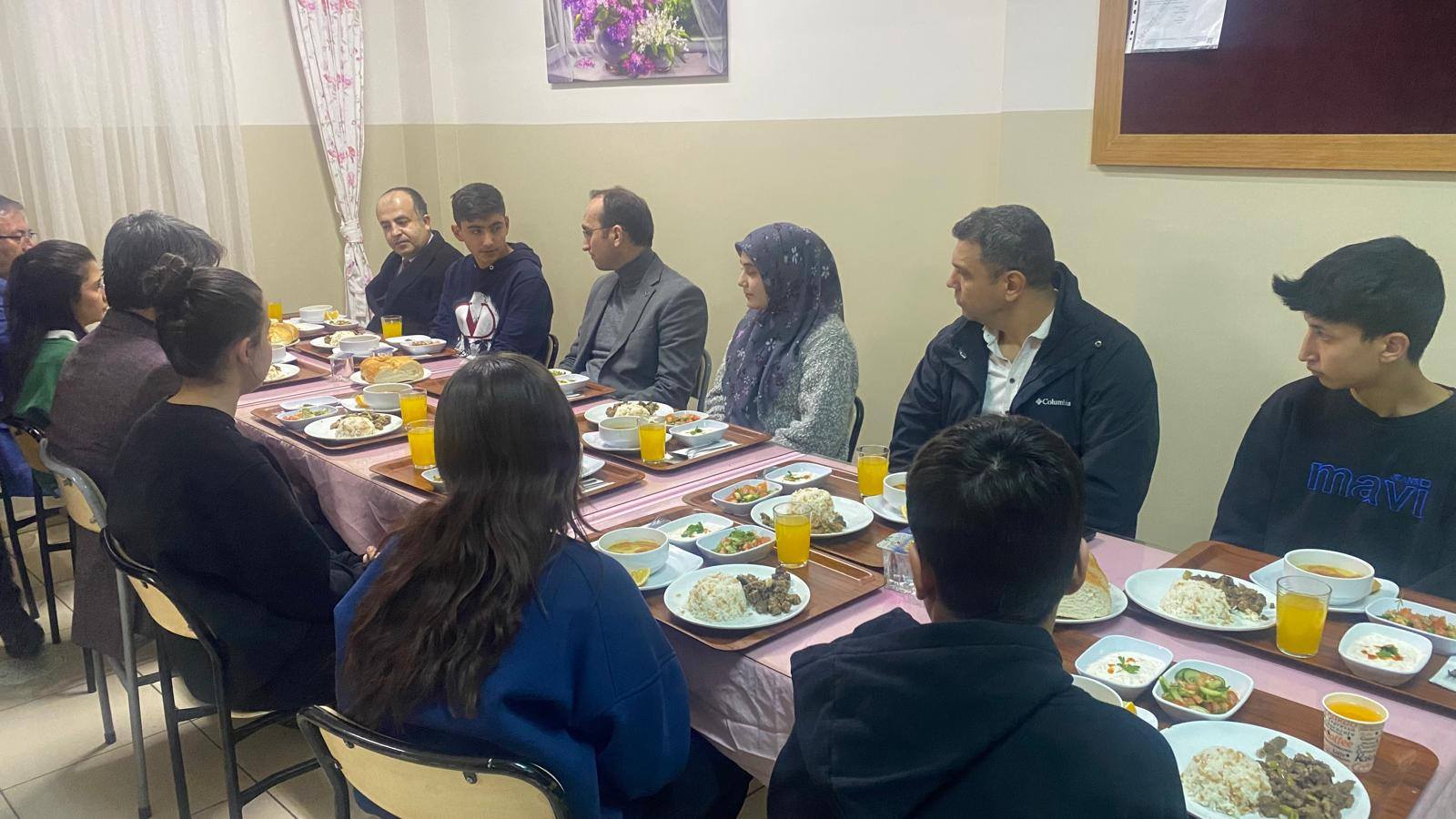 Kaymakam Sarıdoğan, Fen Lisesi Öğrencileri İle Yemekte Buluştu4