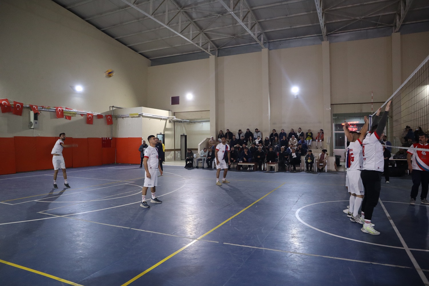 Voleybol Turnuvasında Çeyrek Final Maçları Başladı (2)