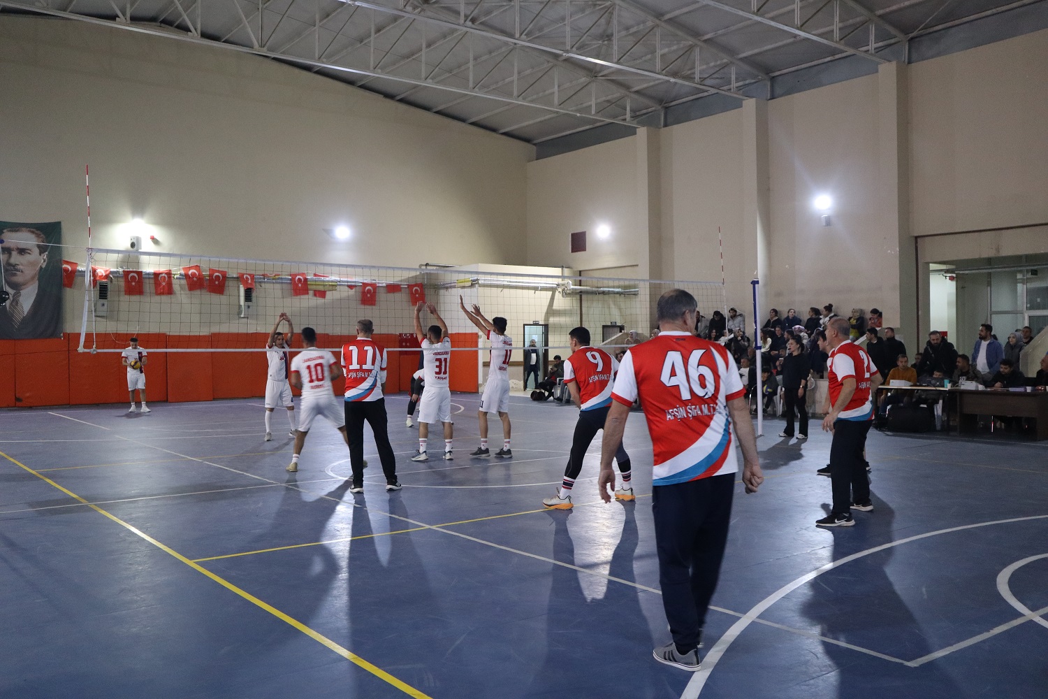 Voleybol Turnuvasında Çeyrek Final Maçları Başladı (5)