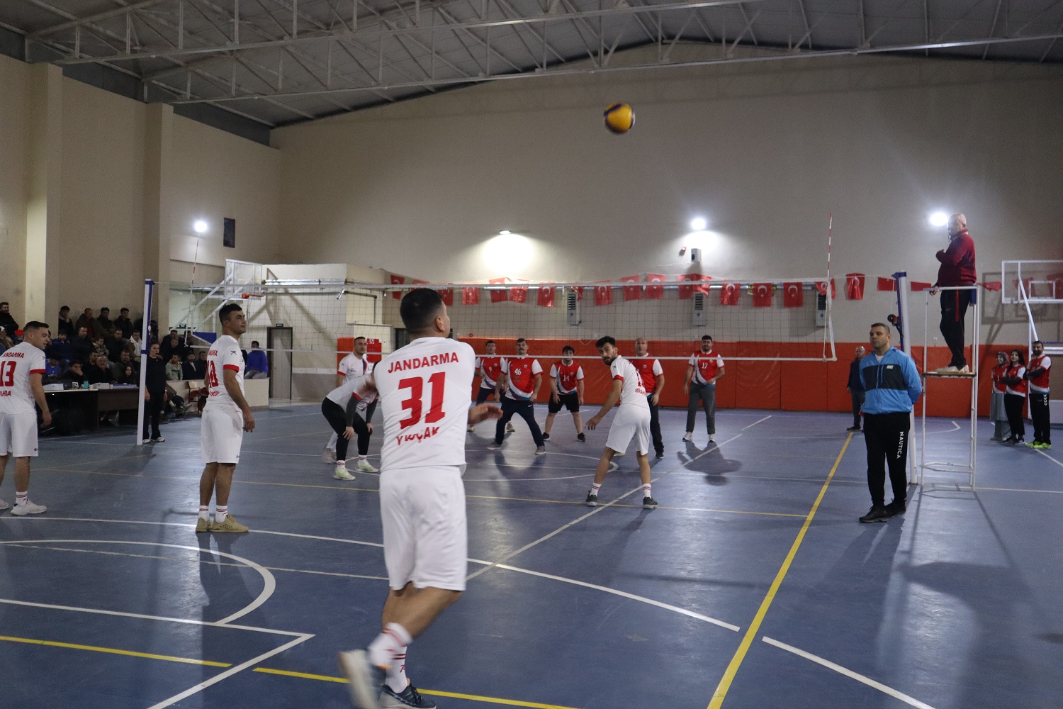 Voleybol Turnuvasında Çeyrek Final Maçları Başladı (6)